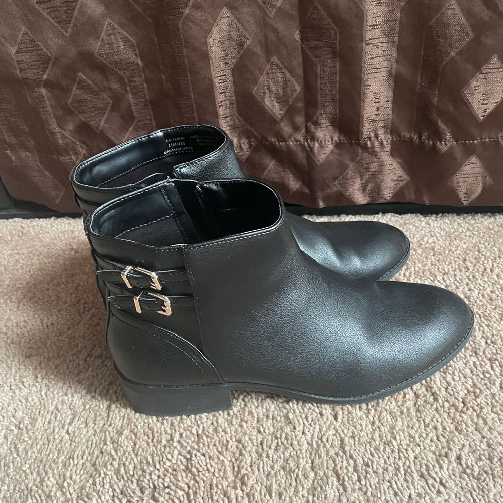 Women’s black Kelly & Katie ankle boot
